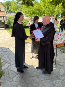 s. Marijela, pohvala